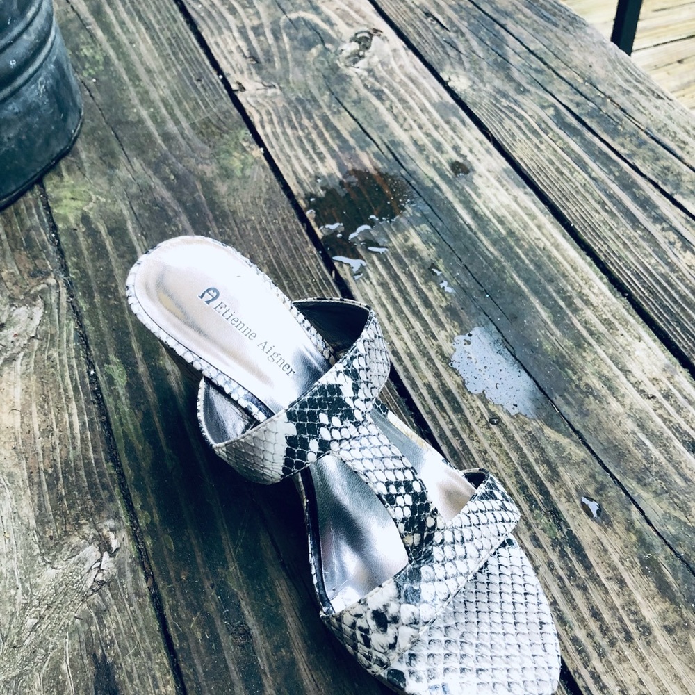 Shoes - Picture 4 of 4